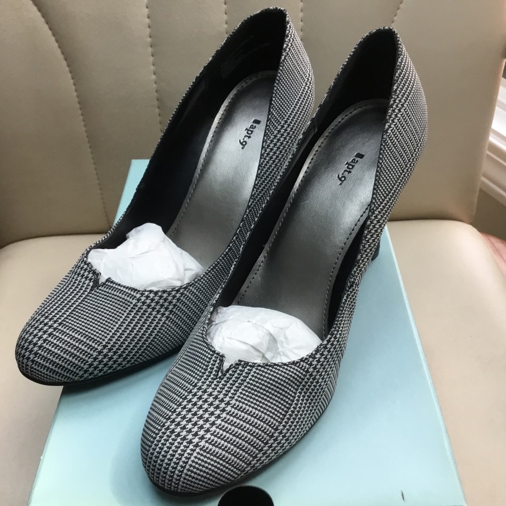 Ladies Black & White Houndstooth Heels by Apt. 9 - Size 7.5 - New in Box